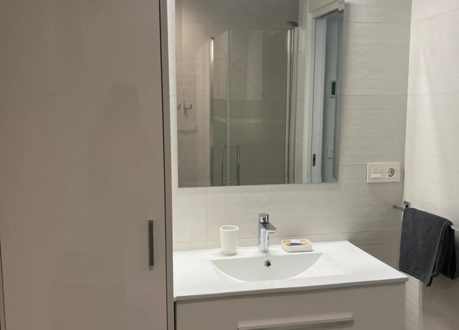 Centric Apartment With Rooftop Màlaga