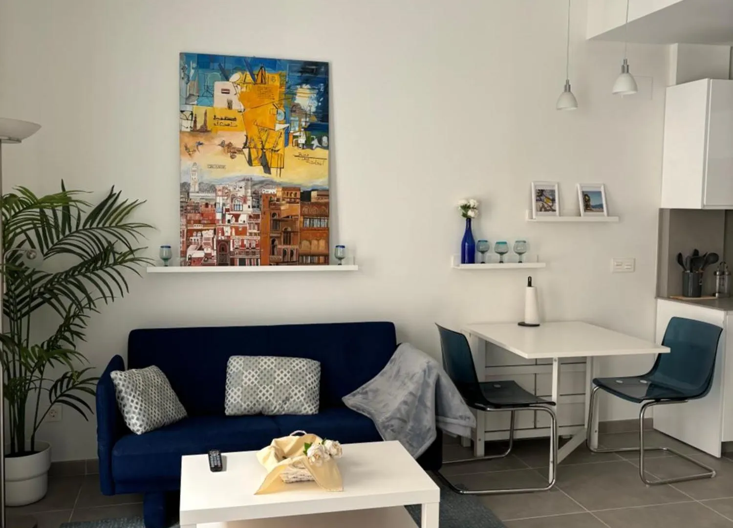 Centric Apartment With Rooftop contacts