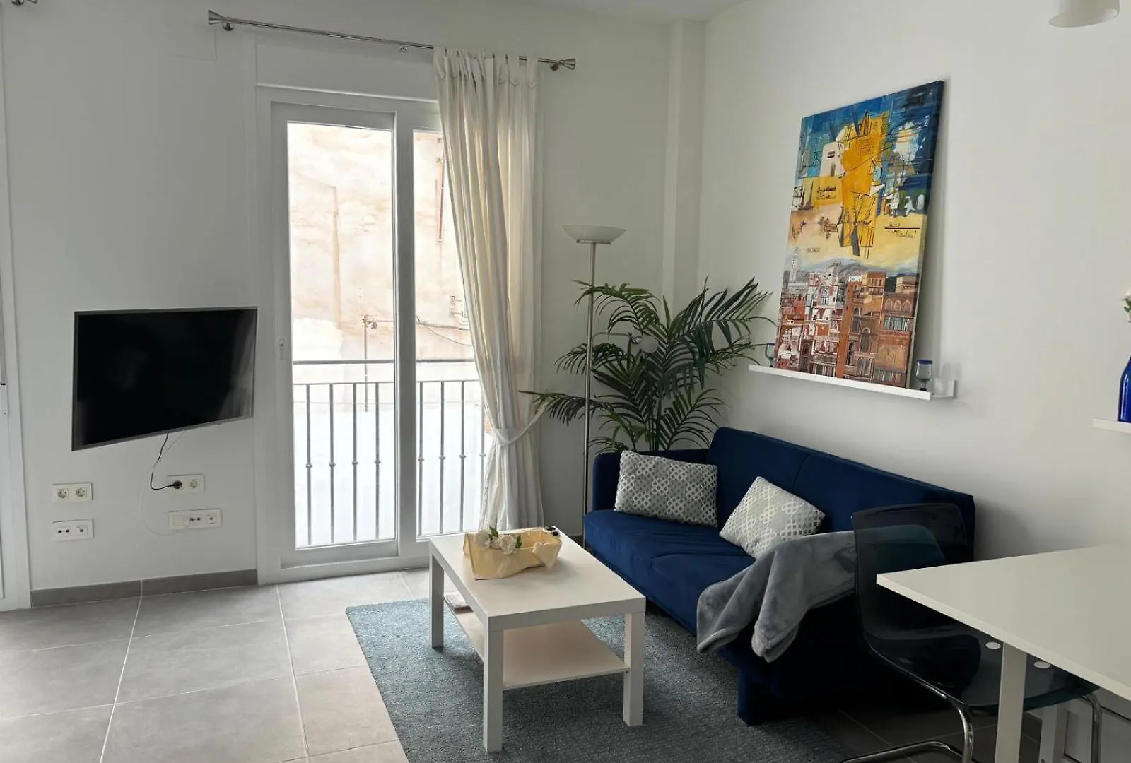 Centric Apartment With Rooftop Malaga